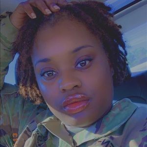 Meet your Posher, Vanstella